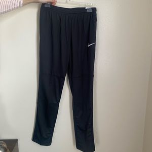 Nike Standard Fit Joggers